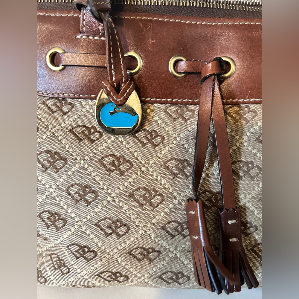 Dooney & Bourke Vintage Canvas Tassell Signature Jacquard Shoulder Bag - Picture 2 of 5